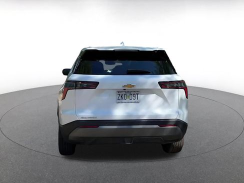 Used 2025 Chevrolet Equinox LT FWD image 12