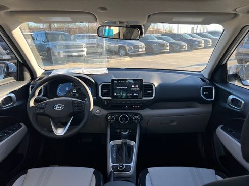 New 2026 Hyundai Venue SEL FWD image 19