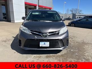Used 2020 Toyota Sienna LE video 2