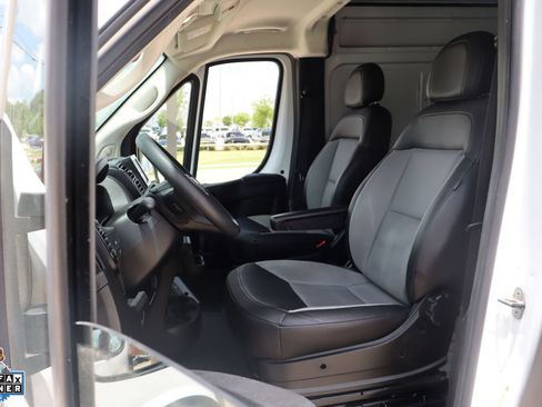 Used 2024 RAM ProMaster 2500 w/ Convenience Group FWD image 11