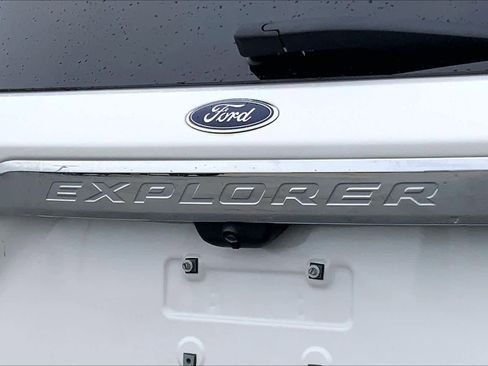 Used 2020 Ford Explorer Limited image 26