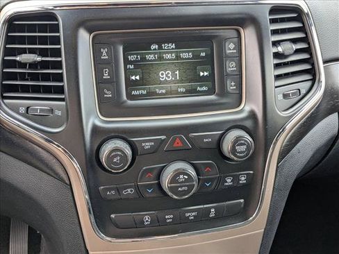 Used 2016 Jeep Grand Cherokee Laredo image 13