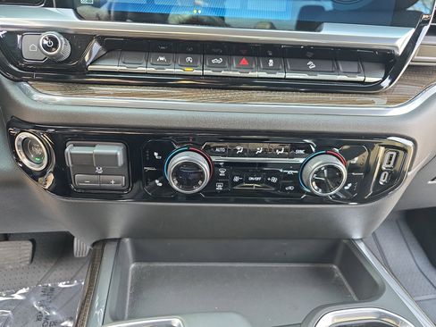 Used 2023 Chevrolet Silverado 1500 RST w/ Z71 Off-Road Package image 23