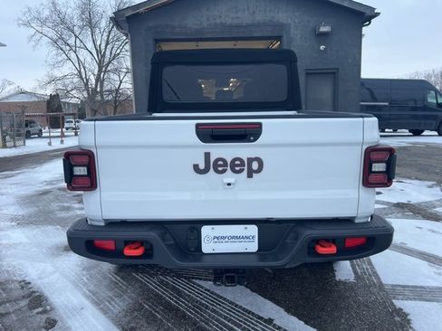 Used 2024 Jeep Gladiator Mojave w/ Technology Group image 31