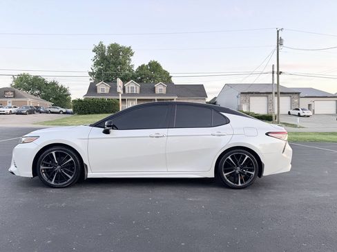 Used 2019 Toyota Camry XSE w/ Navigation Package FWD image 3