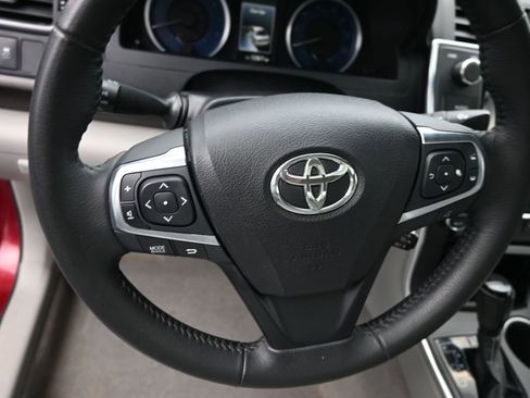 Used 2017 Toyota Camry XLE image 11