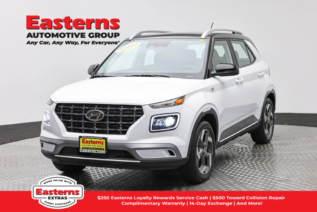 Used 2025 Hyundai Venue Limited FWD image 1