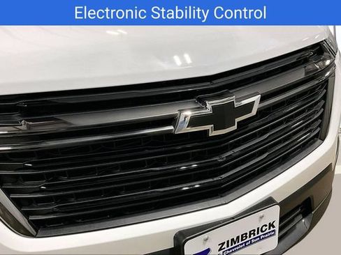 Certified 2023 Chevrolet Traverse LT w/ Midnight/Sport Edition AWD/4WD image 28