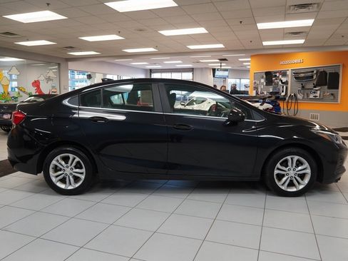 Used 2019 Chevrolet Cruze LT image 15