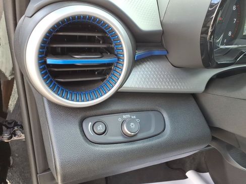 Used 2025 Chevrolet Trax LS FWD image 20