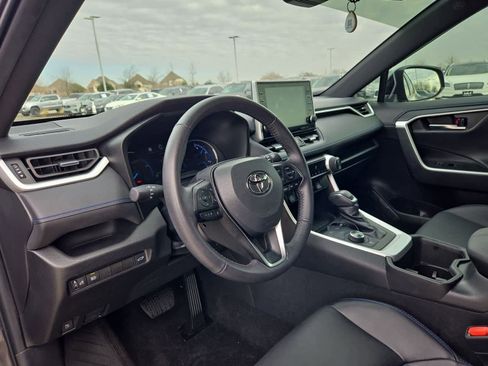 Used 2022 Toyota RAV4 XSE image 2