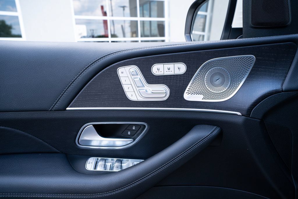 Used 2023 Mercedes-Benz GLS 450 4MATIC image 26