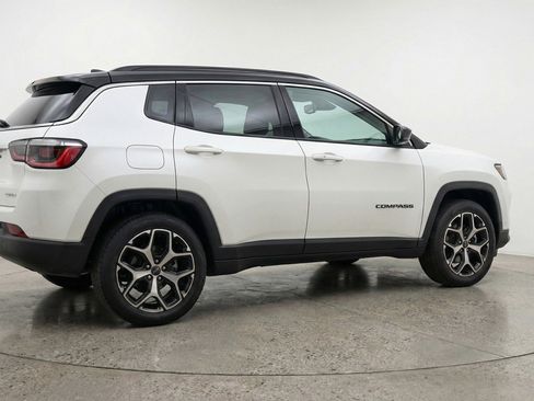 Used 2025 Jeep Compass Limited AWD/4WD image 9
