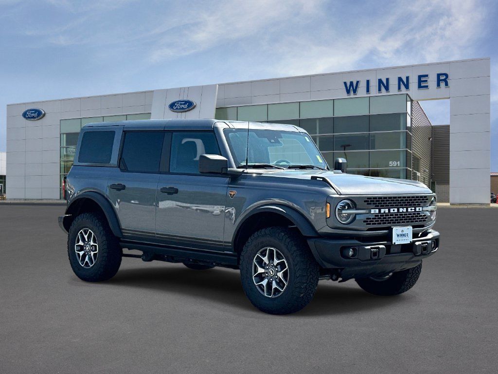 Used 2025 Ford Bronco Badlands AWD/4WD image 5