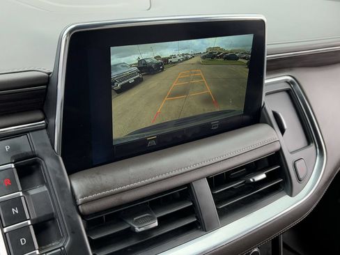 Used 2024 Chevrolet Suburban LT RWD image 21
