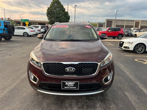 Used 2017 Kia Sorento EX image 2