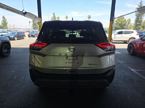 Used 2023 Nissan Rogue SV AWD/4WD image 4