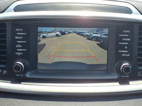 Used 2020 Kia Sorento LX w/ LX I4 Convenience Package FWD image 12