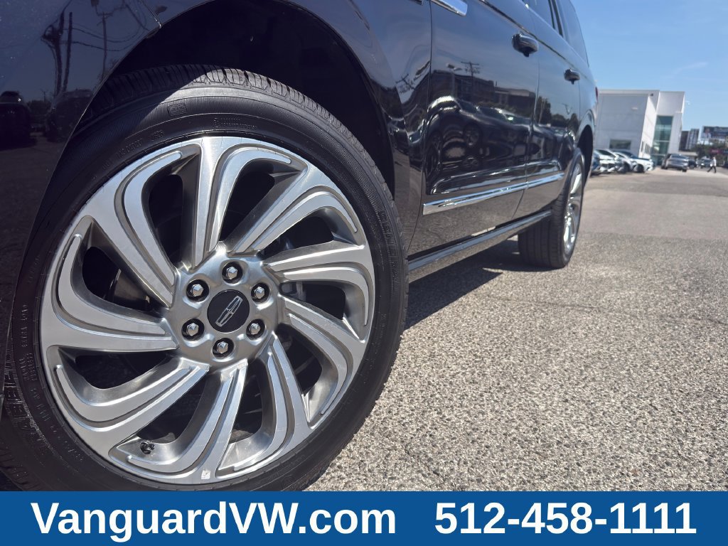 Used 2024 Lincoln Navigator L Reserve AWD/4WD image 4