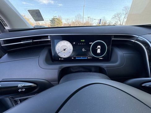 Used 2024 Hyundai Tucson SE image 12