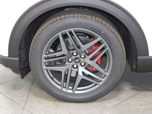 New 2026 Ford Explorer ST w/ Sun And Sound Package image 18