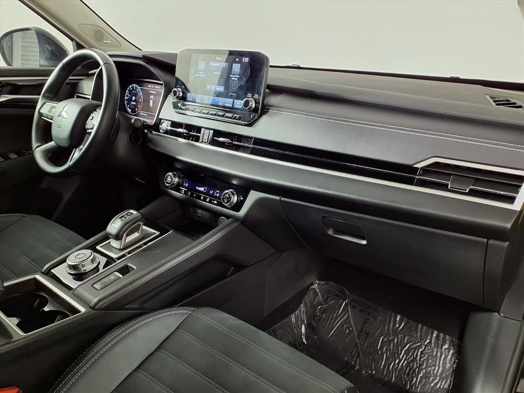 Used 2024 Mitsubishi Outlander SE FWD image 7
