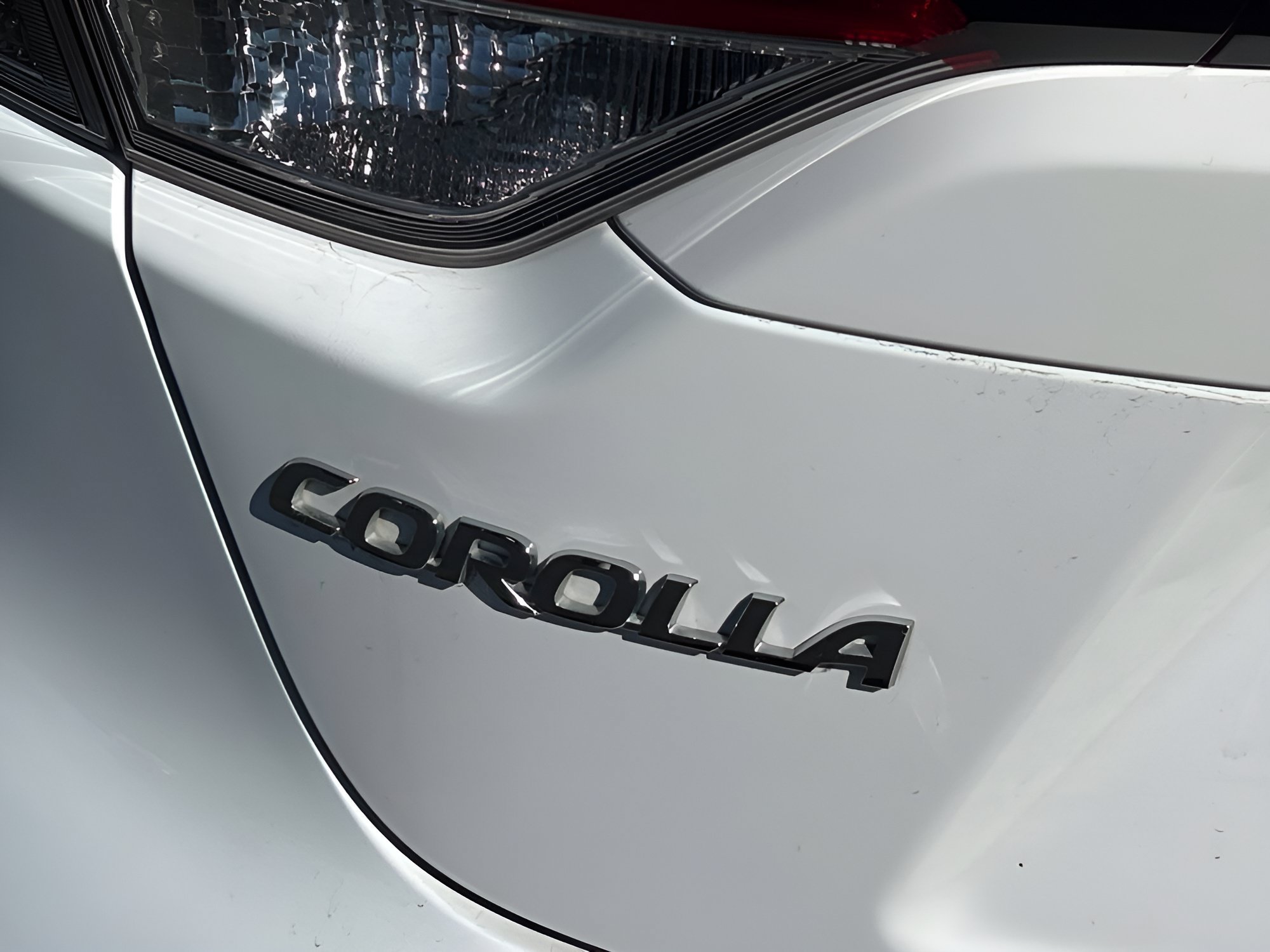 Used 2025 Toyota Corolla LE FWD image 11
