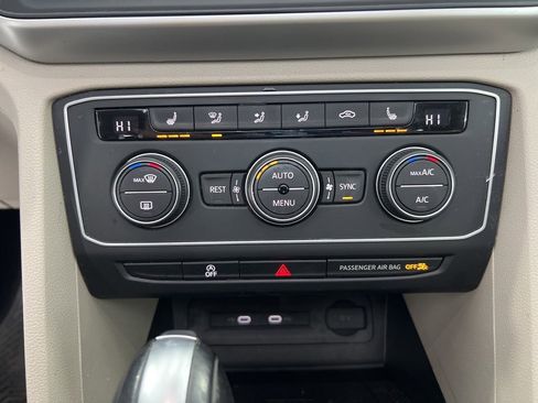 Used 2021 Volkswagen Atlas SE w/ Panoramic Sunroof Package image 16