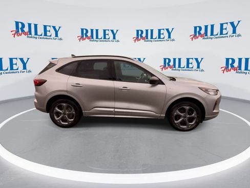Certified 2024 Ford Escape ST-Line w/ Tech Pack #1 AWD/4WD image 10
