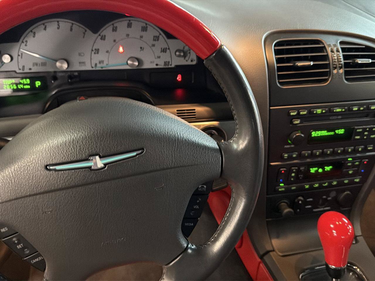 Used 2002 Ford Thunderbird RWD image 17