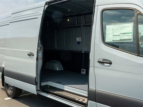 New 2024 Mercedes-Benz Sprinter 3500 image 9