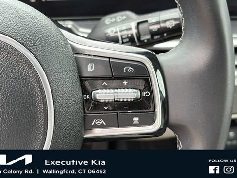 Certified 2025 Kia Sorento S w/ Panoramic Sunroof Package FWD image 15