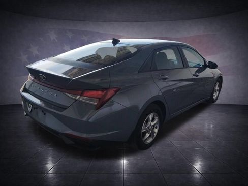 Used 2021 Hyundai Elantra SE FWD image 5