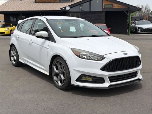 Used 2015 Ford Focus ST FWD image 3