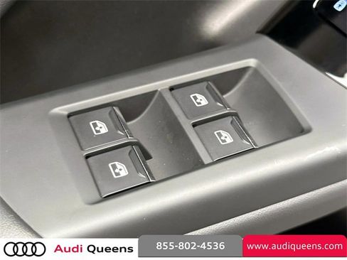 Used 2025 Audi Q6 e-tron Premium Plus image 17