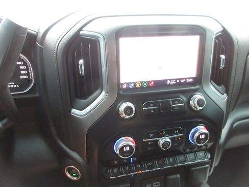 Used 2023 GMC Sierra 2500 Denali w/ Denali Black Diamond Edition AWD/4WD image 35