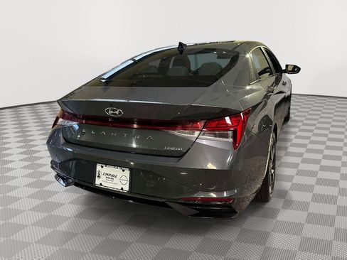 Used 2023 Hyundai Elantra Limited image 3