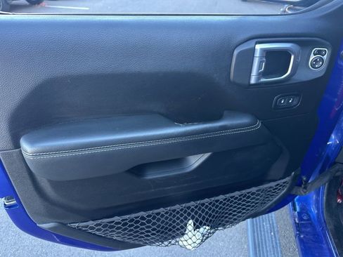 Used 2019 Jeep Wrangler Unlimited Sahara image 19