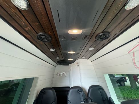 Used 2019 Mercedes-Benz Sprinter 2500 image 22