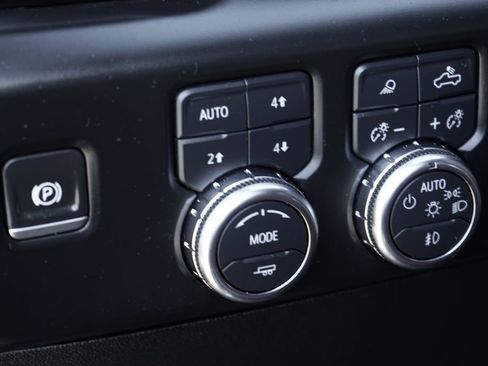 Used 2024 GMC Sierra 3500 Denali Ultimate image 23