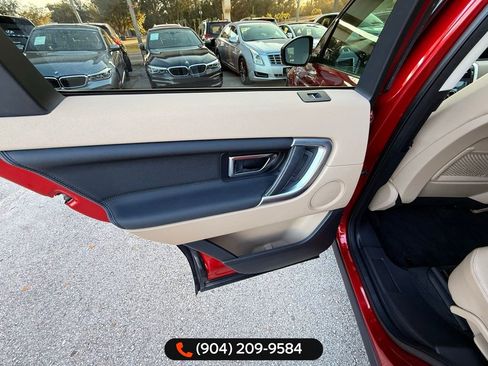 Used 2016 Land Rover Discovery Sport HSE image 32