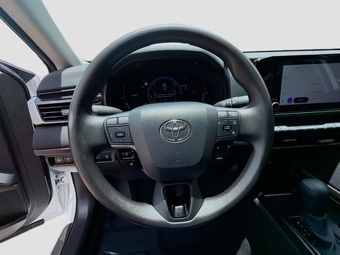 Used 2025 Toyota Camry LE w/ Convenience Package FWD image 10