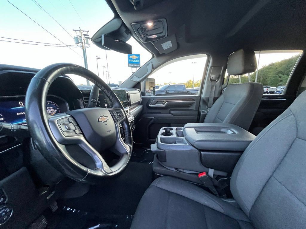 Used 2024 Chevrolet Silverado 3500 LT w/ Convenience Package AWD/4WD image 11