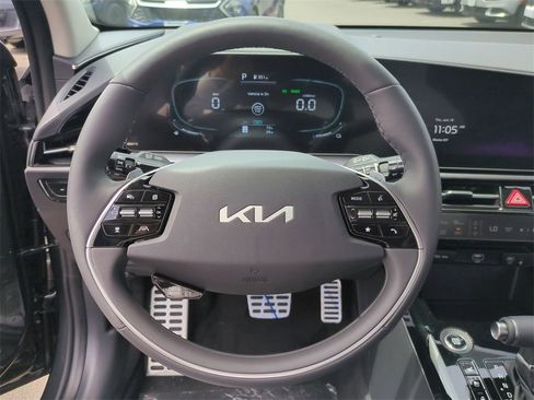 New 2025 Kia Niro SX Touring image 15