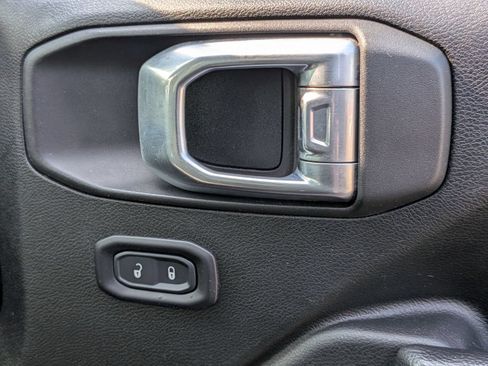 Used 2022 Jeep Gladiator Sport AWD/4WD image 32