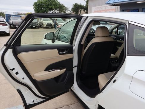 Used 2018 Honda Clarity Plug-In Hybrid image 20