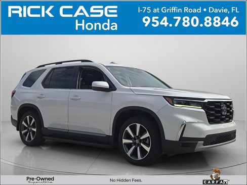 Certified 2025 Honda Pilot Touring image 1