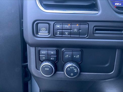 Used 2023 Chevrolet Tahoe LT w/ Luxury Package image 32