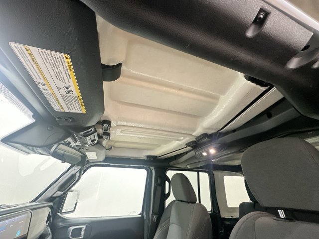 Used 2024 Jeep Wrangler Unlimited Sport AWD/4WD image 24