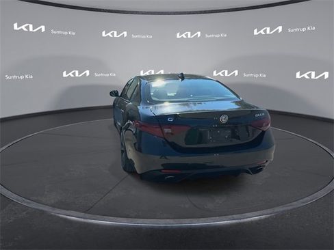 Used 2017 Alfa Romeo Giulia Ti w/ TI 19" Sport Package image 16